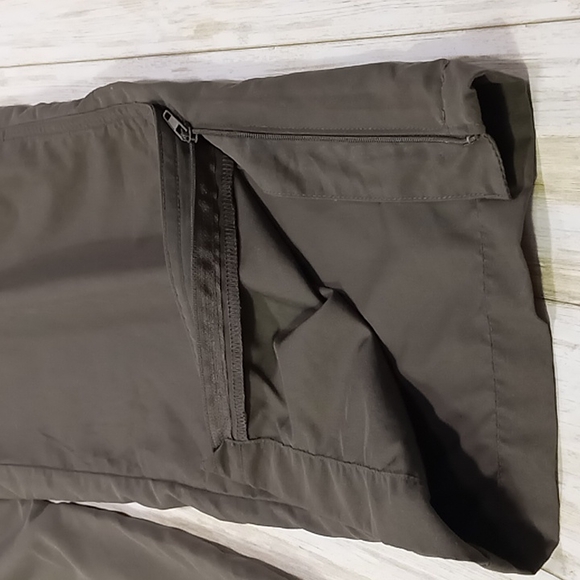 Bugged Exposure Converible Pants to Shorts Size Medium Olive Green - Picture 9 of 15